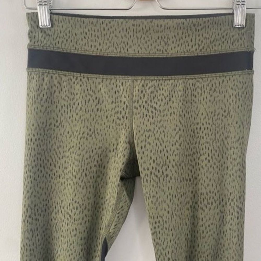 Lululemon Inspire Crop II Leggings Luxtreme in Dottie Dash Fatigue Green Black 4 - Picture 3 of 11